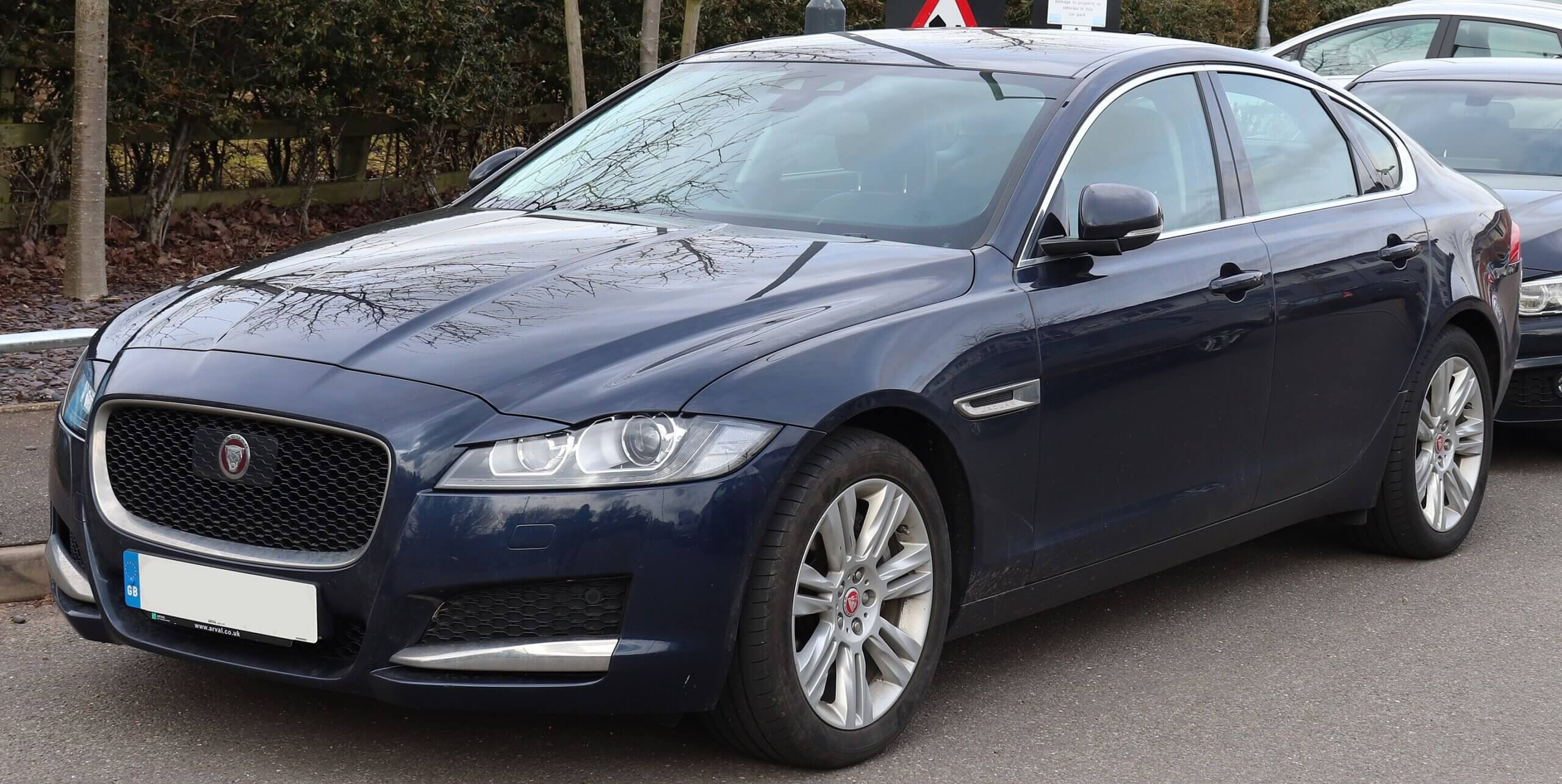 Jaguar XF (executive car & estate)